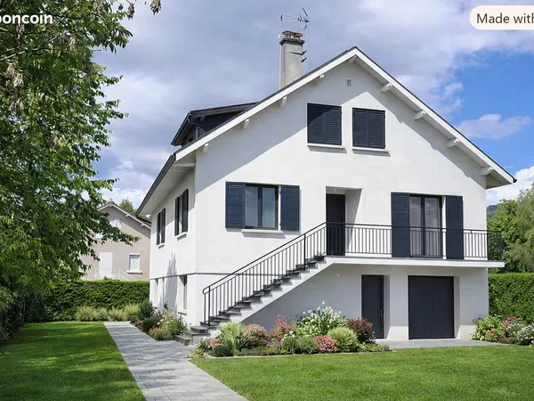 Grande maison sur 1000 m² de terrain à Chabreloche