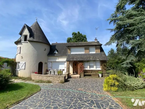 Maison 10 pièces 242 m²