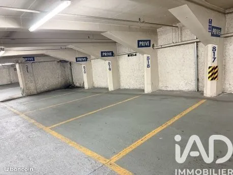 Parking/box Paris