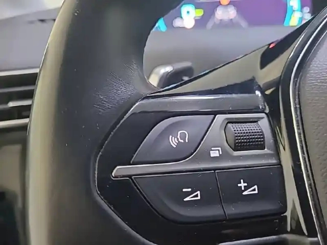 Peugeot 3008 hybrid 225 e-eat8 — photo 29