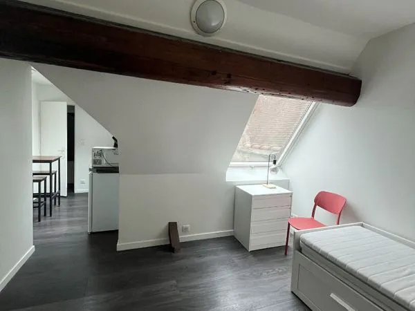 Studio 1 pièce 12 m²