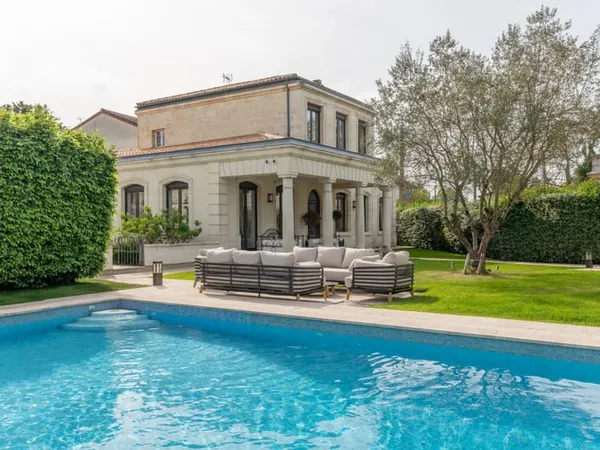 Caudéran -- Demeure d'exception sur 1 078 m2 avec piscine, sa