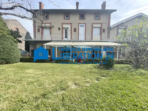 Maison 10 pièces 310 m²
