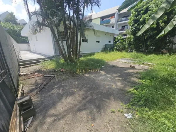 A vendre maison F4/5 de plain-pied d'une surface totale : 15