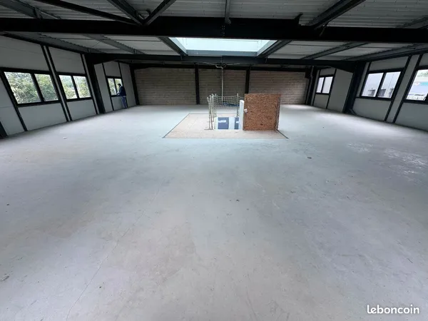 Bureaux 113 m² SAINT-BRICE-COURCELLES