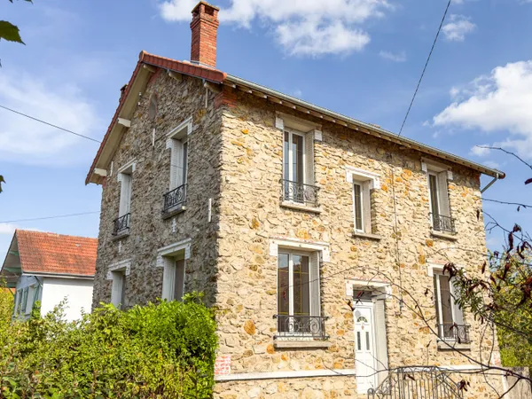 Une maison de caractère très lumineuse !