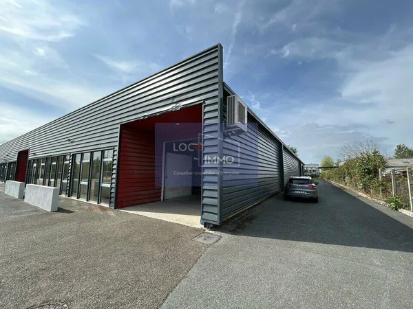 Local d'activité 840 m²