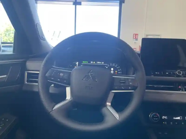 Mitsubishi Outlander 2.4 phev invite auto 4wd — photo 14