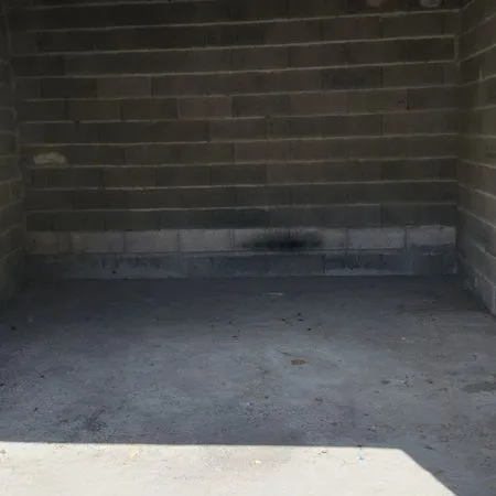 Garage à louer fermer 16m2 à Trets