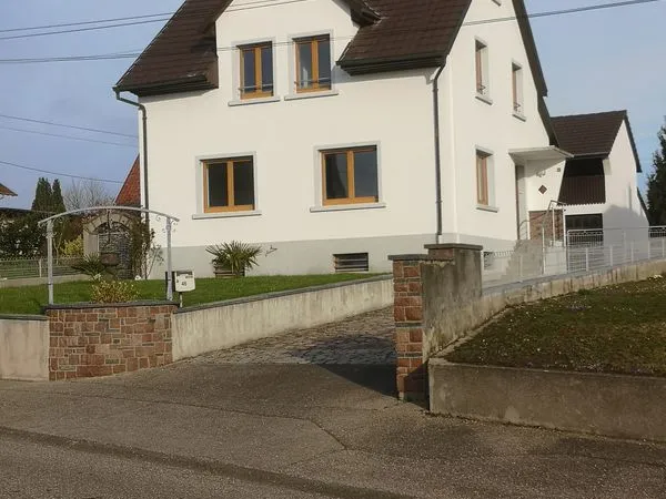 ATTENSCHWILLER maison 5 pièces avec dépendance, garage et places de parking