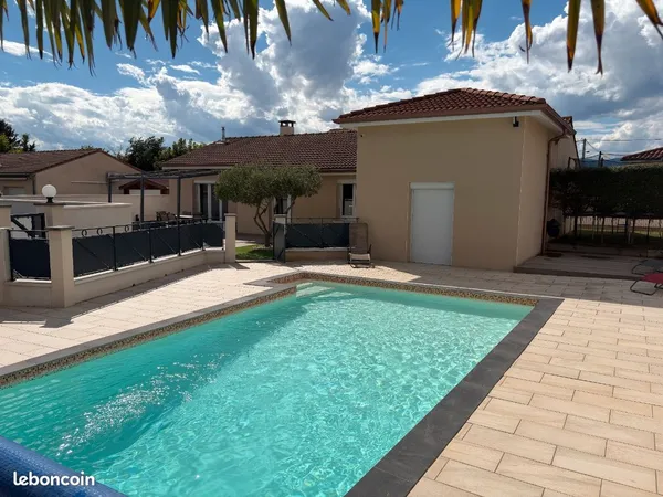 Maison sur les hauteurs de Roussillon
