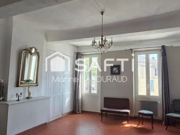 Maison de caractère de 192 m² avec local commercial et grand garage - Carcès