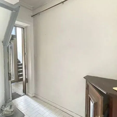Cave 7 m²