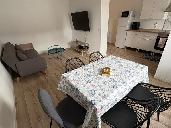 BEL APPARTEMENT 90 m² RÉNOVÉ À NEUF