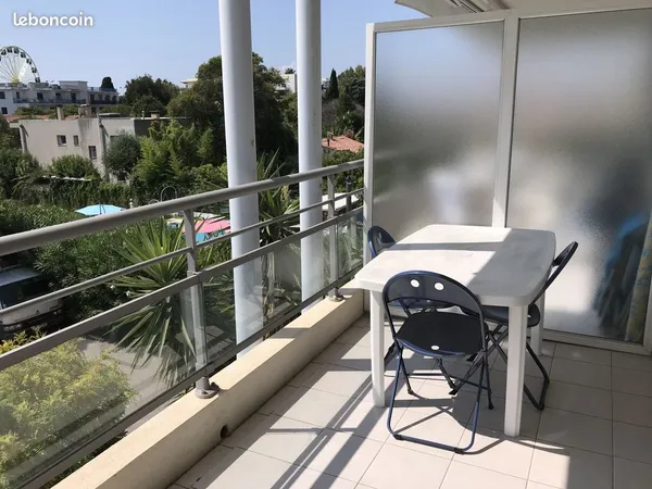 Studio 1 pièce 28 m²