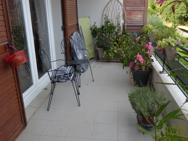 Très agréable T2 50 m² avec terrasse et grand garage