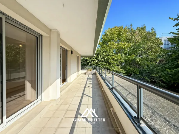 Appartement T3 de 84 m2 avec terrasse plein sud, cave et 2 p