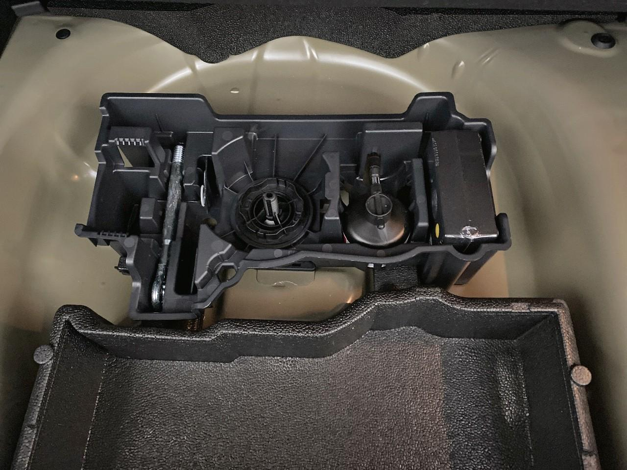 Peugeot 2008 hybrid 145 ch e-dcs6 allure — photo 16