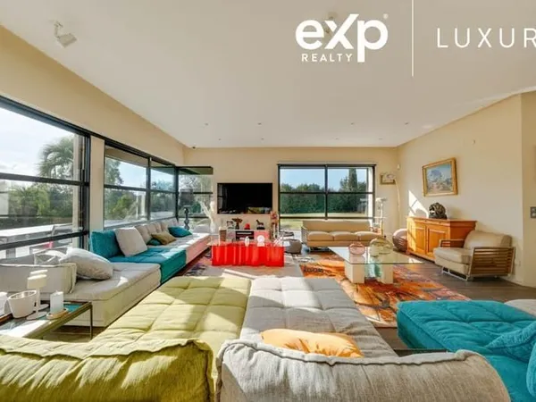 Maison 6 pièces 289 m²