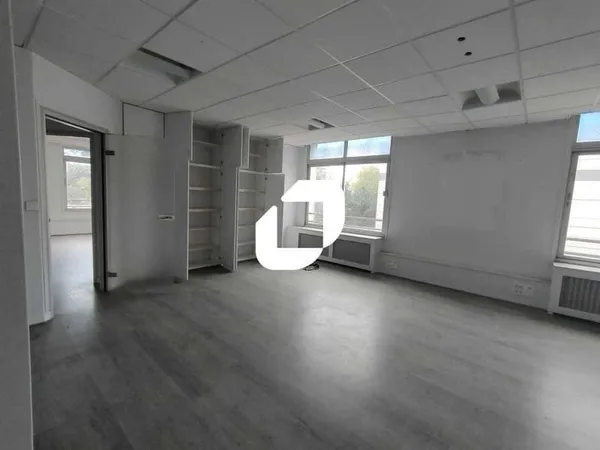 Bureaux 800 m²