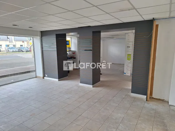 Local commercial 1 pièce 58 m²