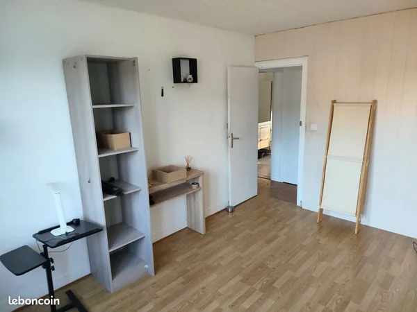 Chambre chez l'habitant pour Étudiant(e) proche gare et tramway