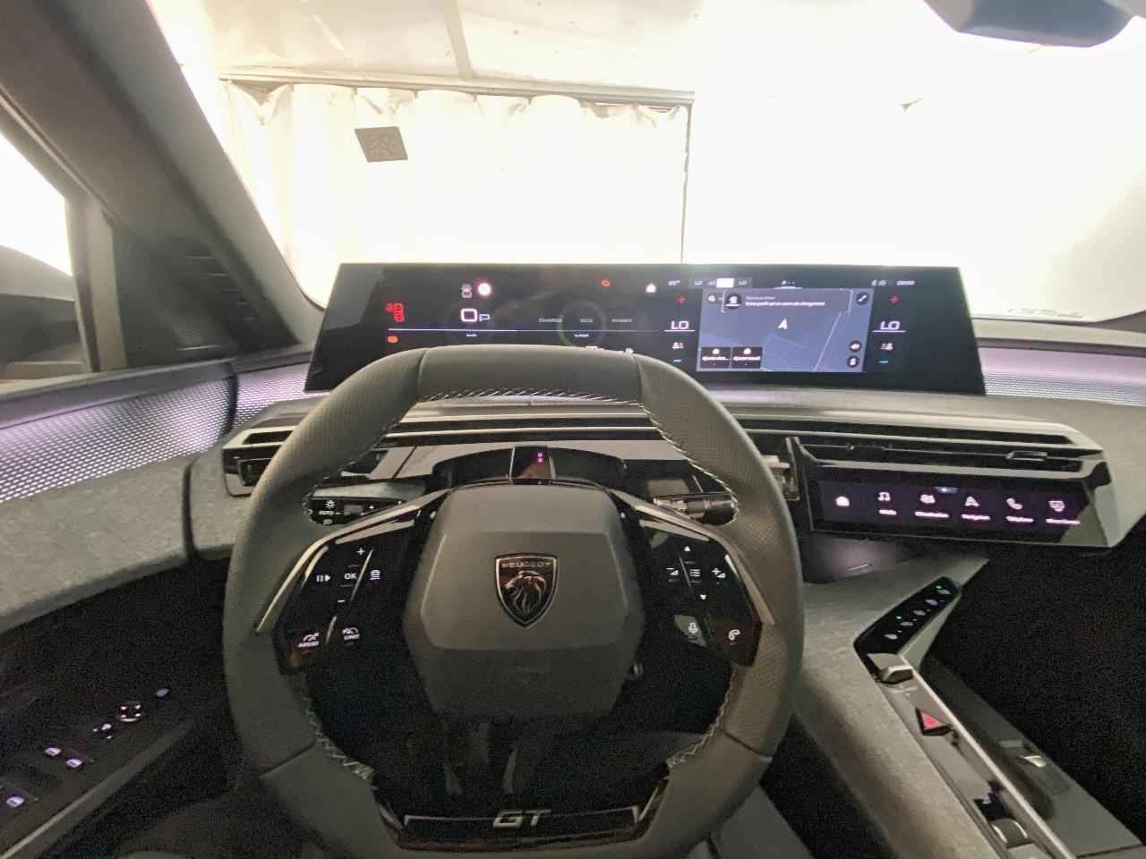 Peugeot 3008 hybrid 145 e-dcs6 gt — photo 12
