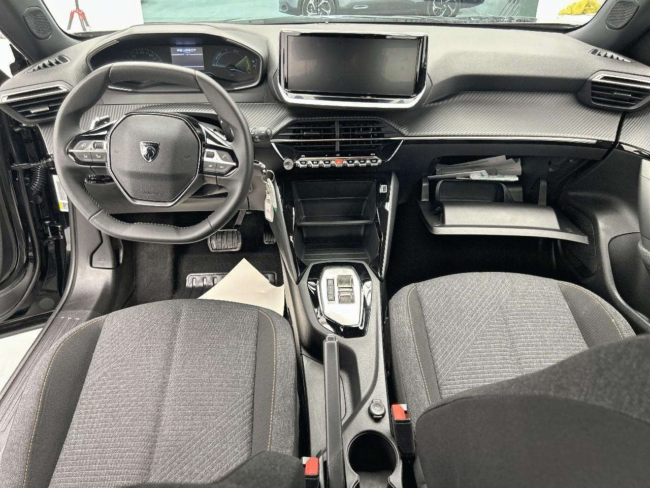 Peugeot 2008 hybrid 145 e-dcs6 style — photo 12