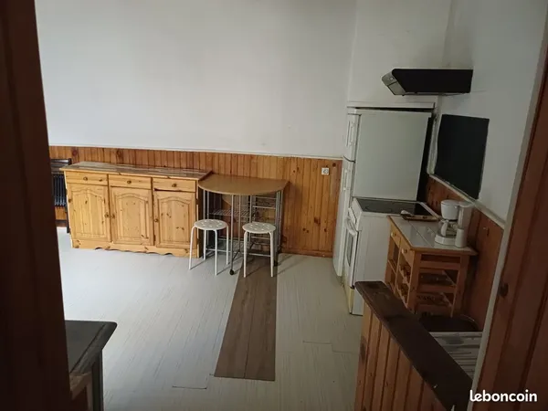Loue studio meuble centre ville Apt
