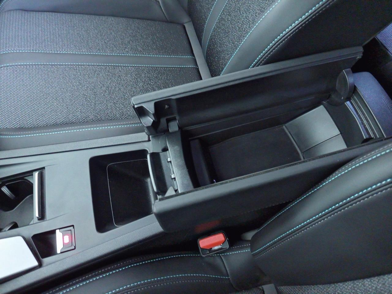 Peugeot 308 sw phev 180 e-eat8 allure — photo 18