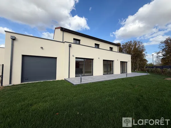 Maison 8 pièces 203 m²