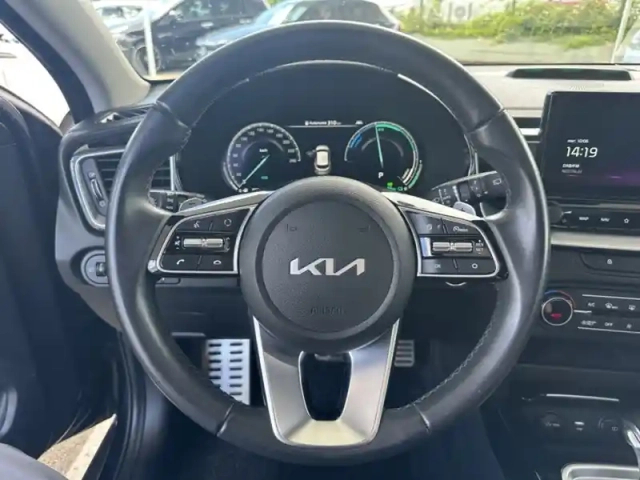 Kia Xceed design plug-in hybrid — photo 16