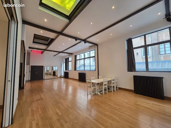 LYON 6e - LOFT ATYPIQUE 160 m² - 2 CHAMBRES / BUREAU - EXTÉRIEUR - CAVE