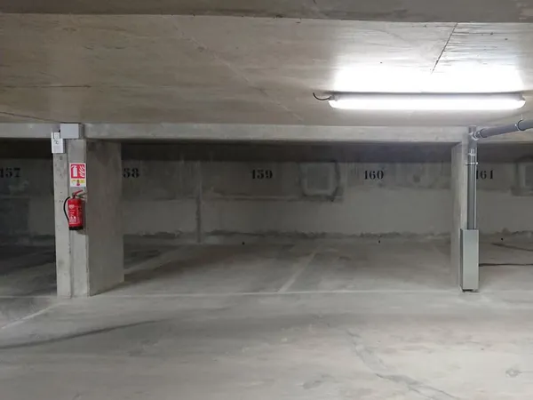 2 places de parking côte à côte - Rue des écuries à PONTOISE (pas de frais d'agence)