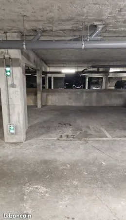 Location place de parking voiture — Résidence sécurisée — Centre-ville Lieusaint (77)