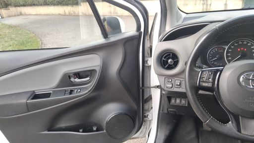 Toyota Yaris 1.0 VVTi 69 - France – 2018 – 101866 km – Essence – Boîte Manuelle — photo 9