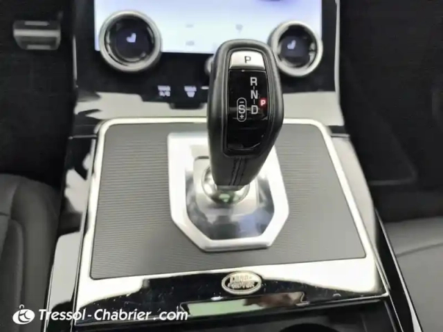 Land Rover Range Rover evoque mark iii p300e phev awd bva8 r-dynamic autobiography — photo 24