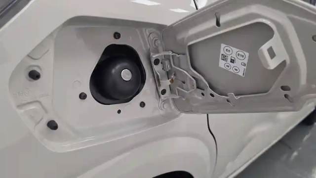 Dacia Sandero sce 65 — photo 18