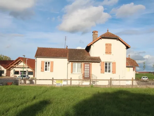 ENTRE DECIZE et BOURBON LANCY, charmante maison d'habitatio