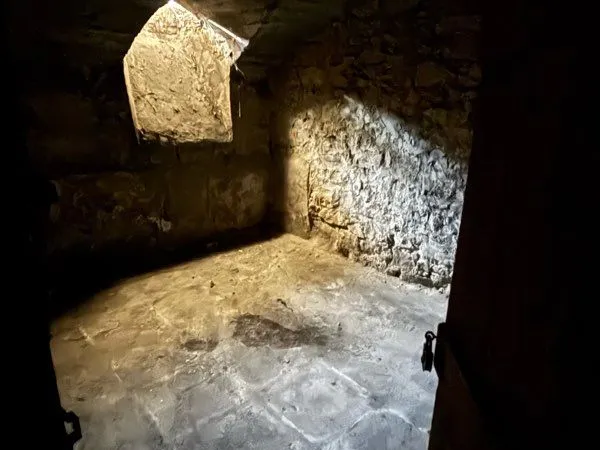 Cave pour stockage