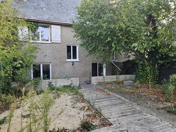MAISON A LOUER A ROINVILLE DE 7 PIECES - 4 CHAMBRES (no4B)