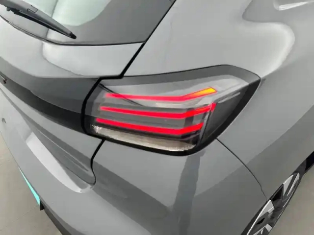 Peugeot 208 puretech 75 s&amp;s bvm5 — photo 7