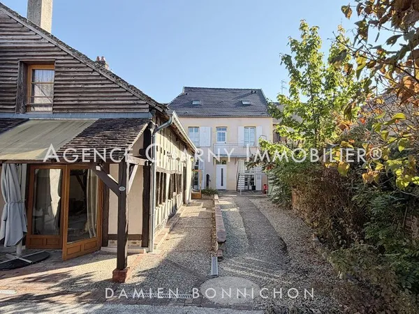 Propriété - 280m ²