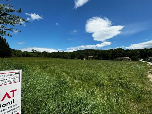 Terrain a batir 910 m2 - Permis purge - Saint-Montan