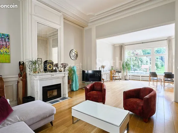 Maison 8 pièces 275 m²