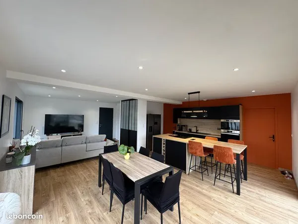 Maison neuve de 2026, 80 m² habitables, terrain clôturé de 486 m², proche du centre-ville de Sarzeau
