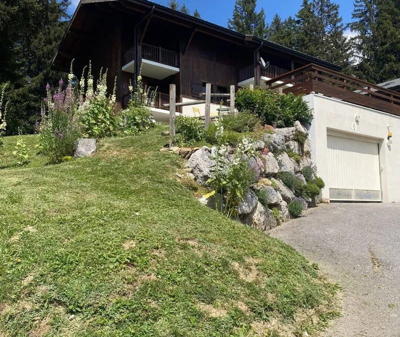 Photo 1