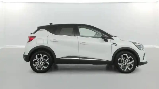 Renault Captur mild hybrid 140 — photo 36