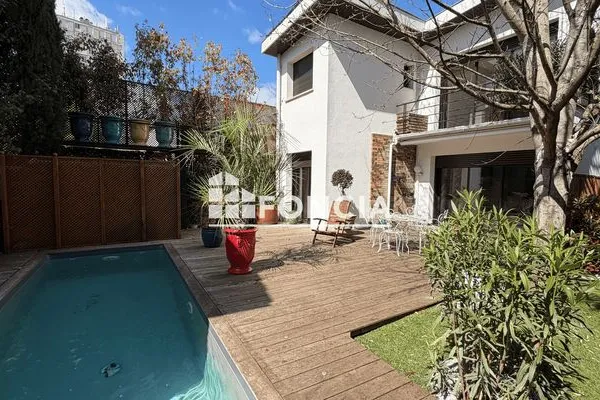 Maison 5 pièces 165 m²