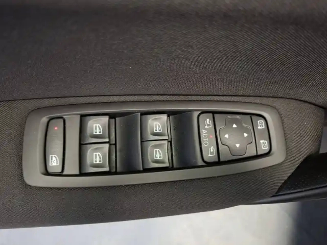 Renault Megane mégane iv berline blue dci 115 edc - 20 — photo 17